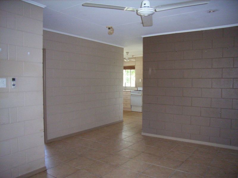 2/41 Sperring Street, Manunda QLD 4870