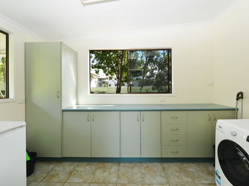 128 Pease Street, Manoora QLD 4870