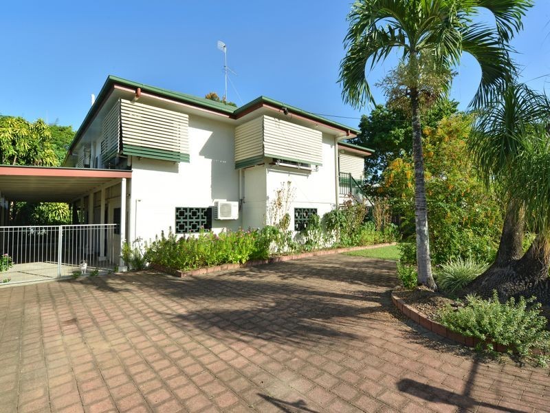 128 Pease Street, Manoora QLD 4870