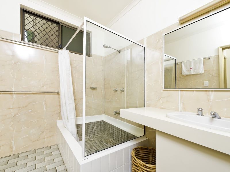 28 Macilwratih Street, Manoora QLD 4870