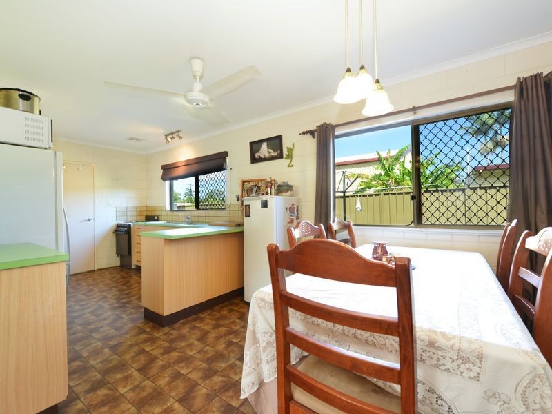 1/5 Carina Close, White Rock QLD 4868