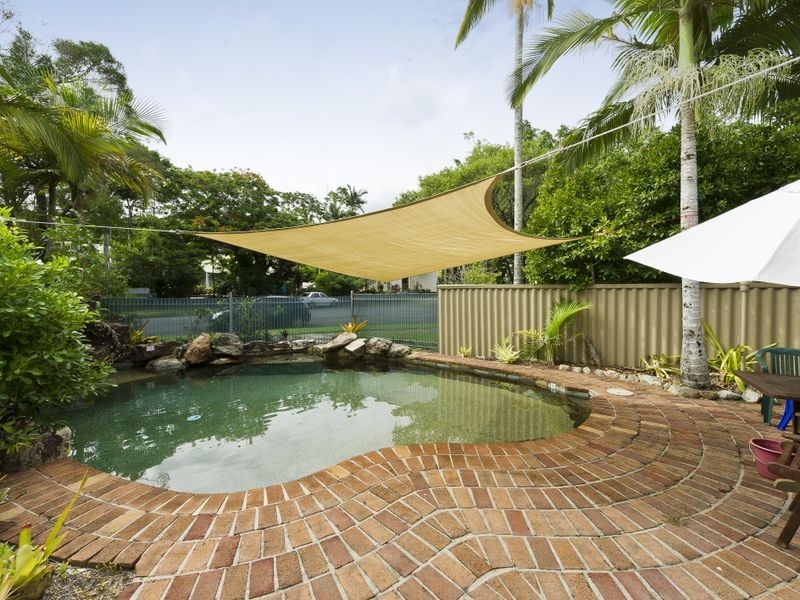 3/2 McPherson Close, Edge Hill QLD 4870