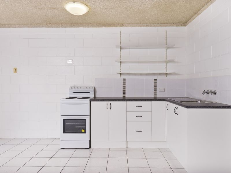 3/2 McPherson Close, Edge Hill QLD 4870