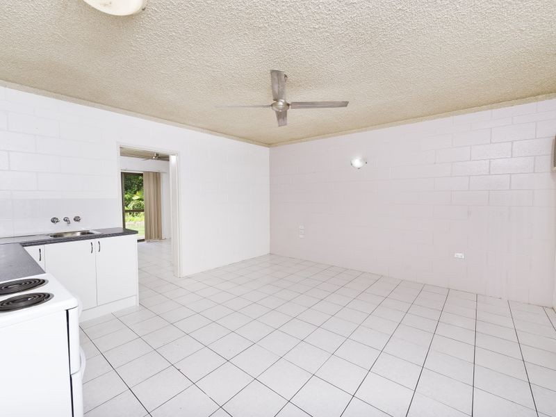 3/2 McPherson Close, Edge Hill QLD 4870