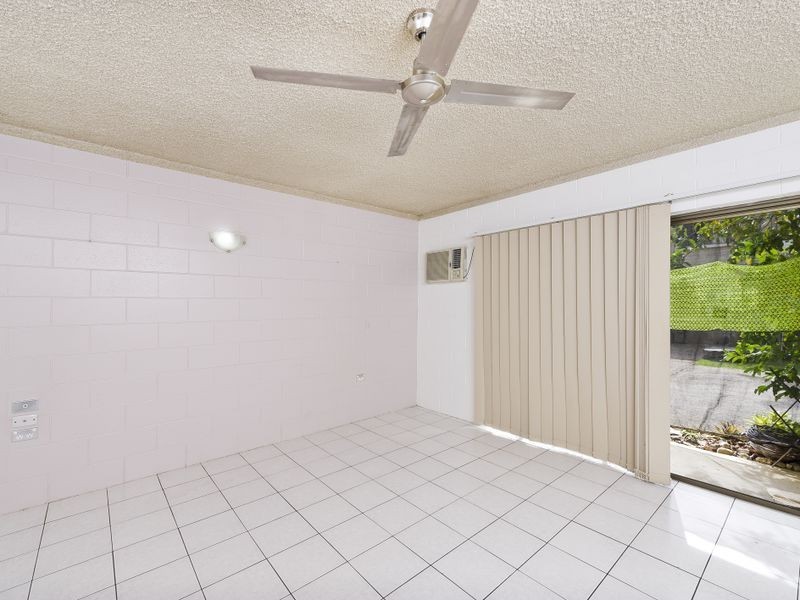 3/2 McPherson Close, Edge Hill QLD 4870