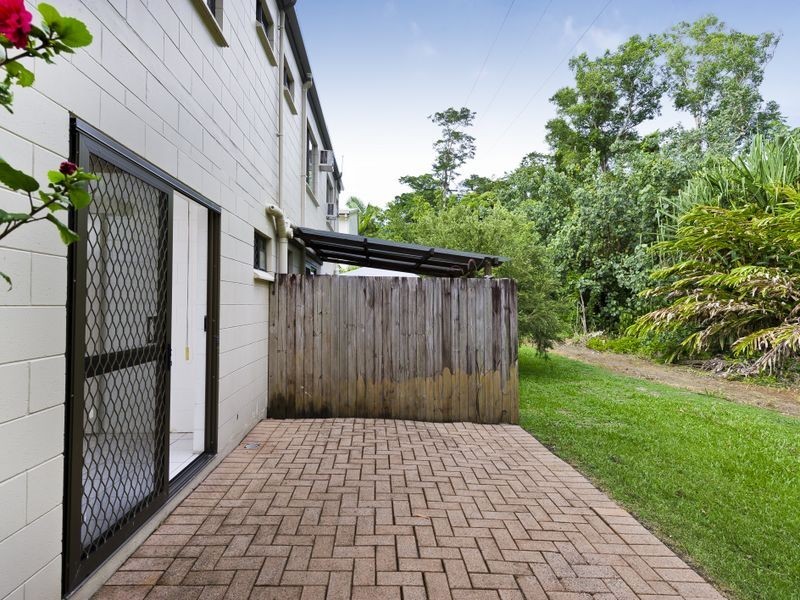 3/2 McPherson Close, Edge Hill QLD 4870