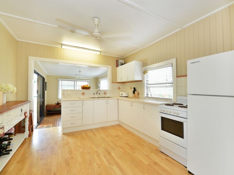 76 Macilwraith Street, Manoora QLD 4870