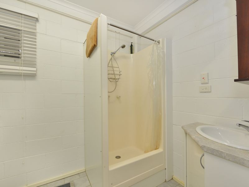 76 Macilwraith Street, Manoora QLD 4870