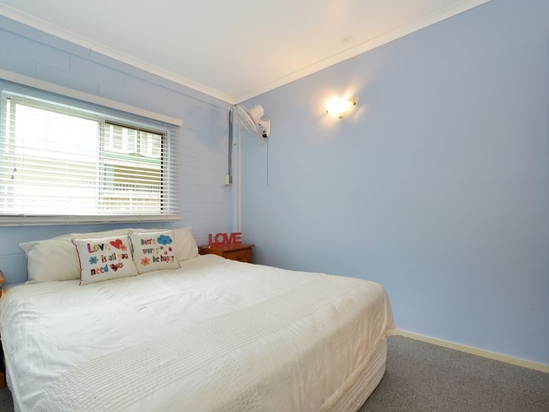 76 Macilwraith Street, Manoora QLD 4870