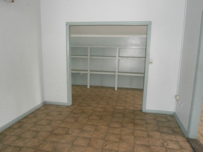 5 Pease Street, Manoora QLD 4870