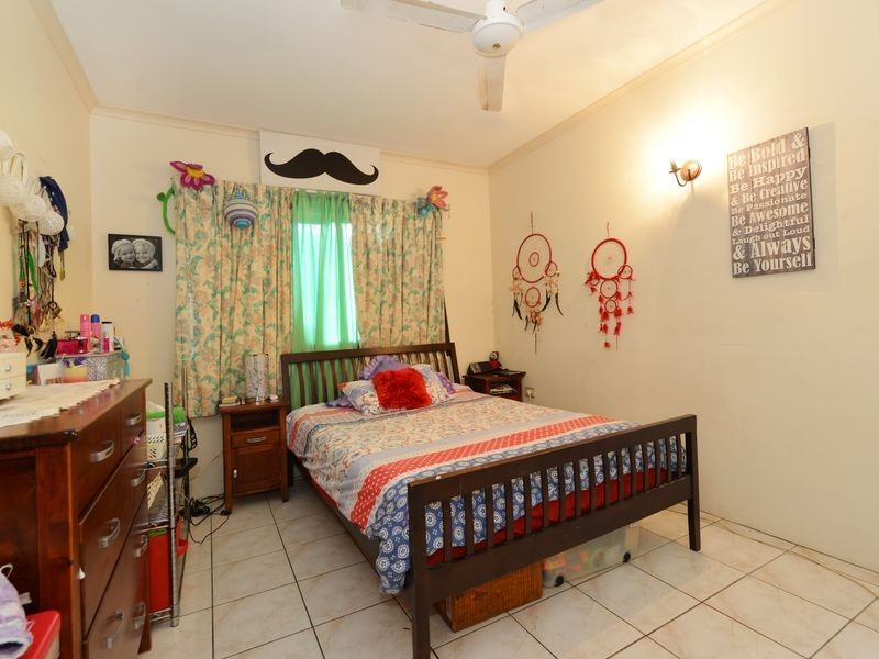 4 Neeve Close, Whitfield QLD 4870