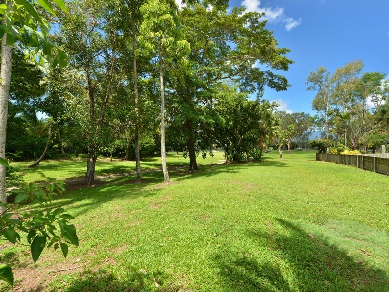 4 Neeve Close, Whitfield QLD 4870