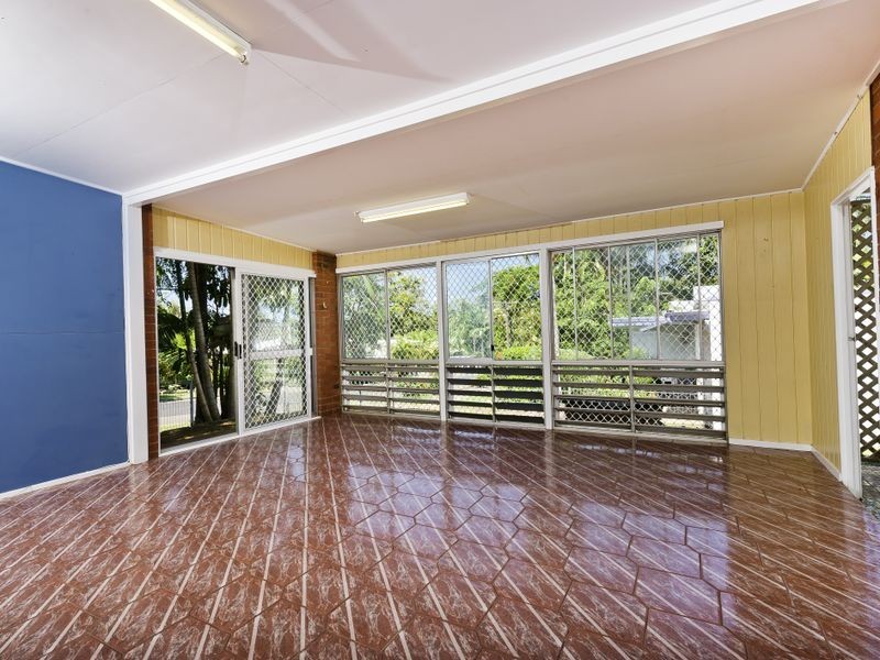 85 Upper Miles Street, Manoora QLD 4870