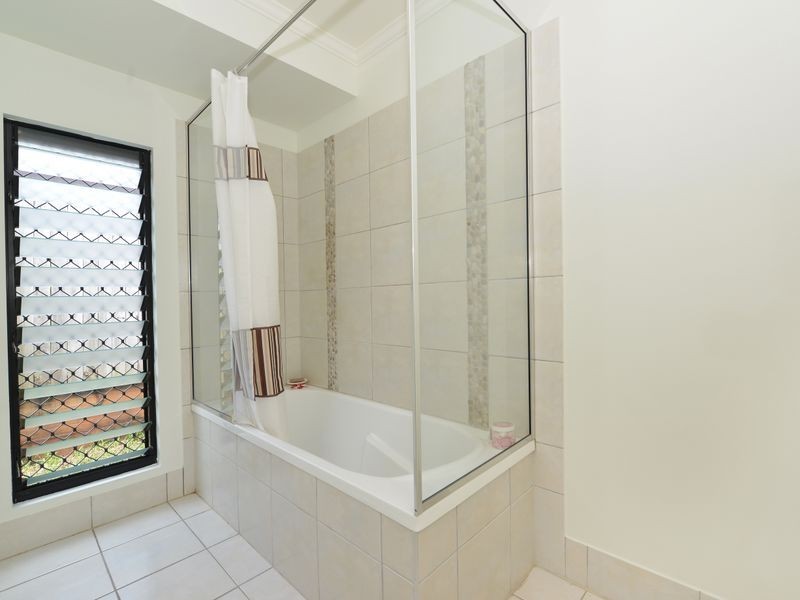 52 Shamrock Avenue, Brinsmead QLD 4870