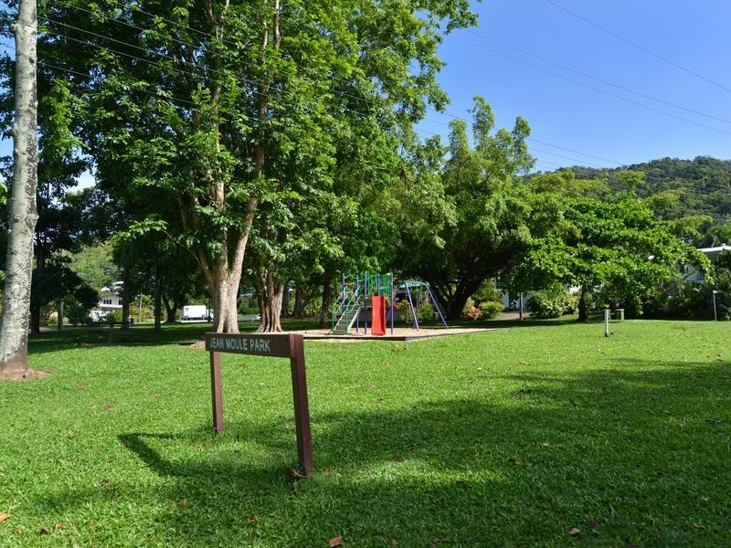 44 Kevin Street, Whitfield QLD 4870