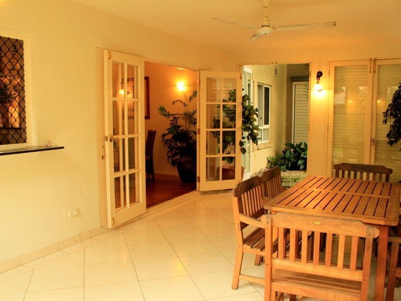 501/2 Greenslopes Street, Cairns North QLD 4870