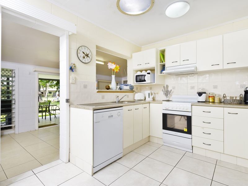 10 Harper Close, Manunda QLD 4870