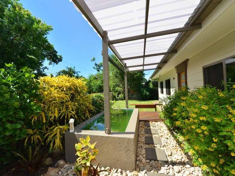 42 Yurongi Street, Caravonica QLD 4878