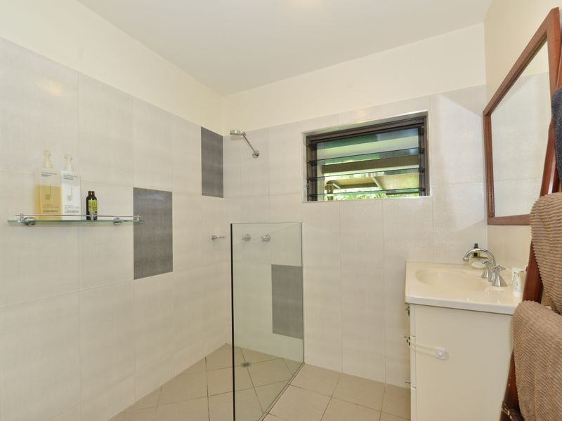 42 Yurongi Street, Caravonica QLD 4878
