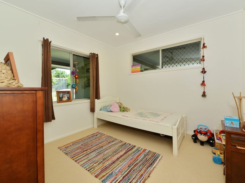 42 Yurongi Street, Caravonica QLD 4878