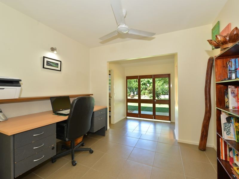 42 Yurongi Street, Caravonica QLD 4878