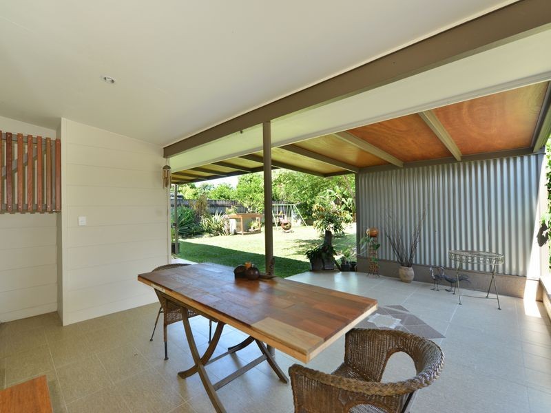 42 Yurongi Street, Caravonica QLD 4878