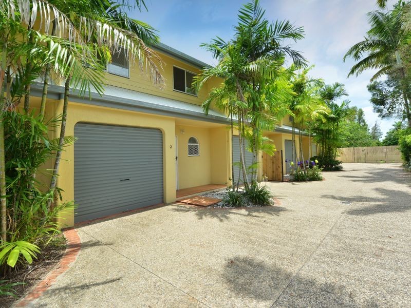 2/426 McCoombe Street, Mooroobool QLD 4870