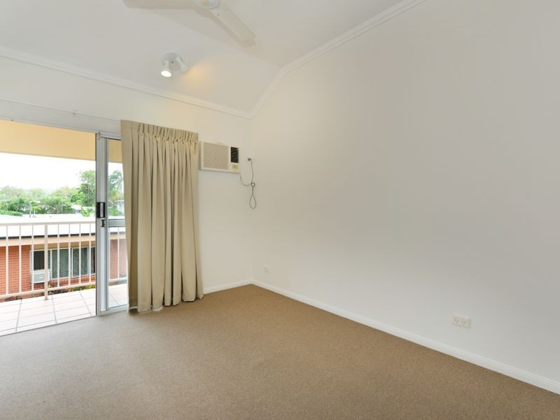 2/426 McCoombe Street, Mooroobool QLD 4870