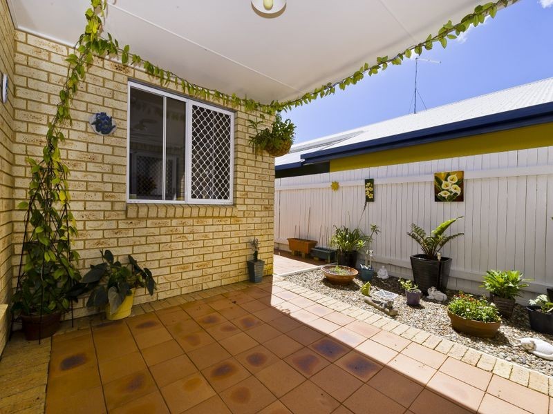 6 Candlenut Close, Mount Sheridan QLD 4868