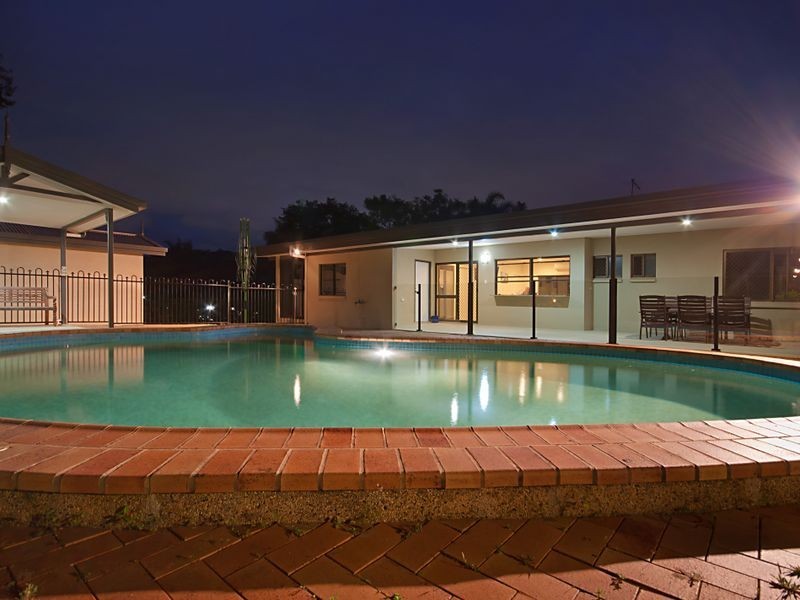 15 Harrison Close, Kanimbla QLD 4870