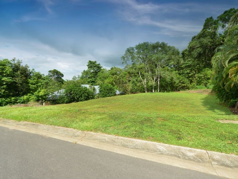 17 Lomandra Close, Redlynch QLD 4870