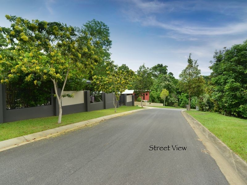 17 Lomandra Close, Redlynch QLD 4870