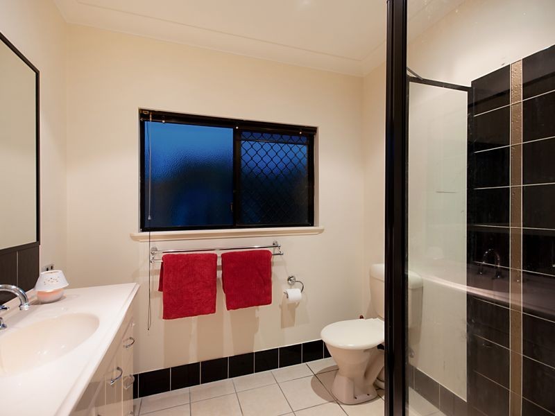 4 Yellowfin Close, Kanimbla QLD 4870