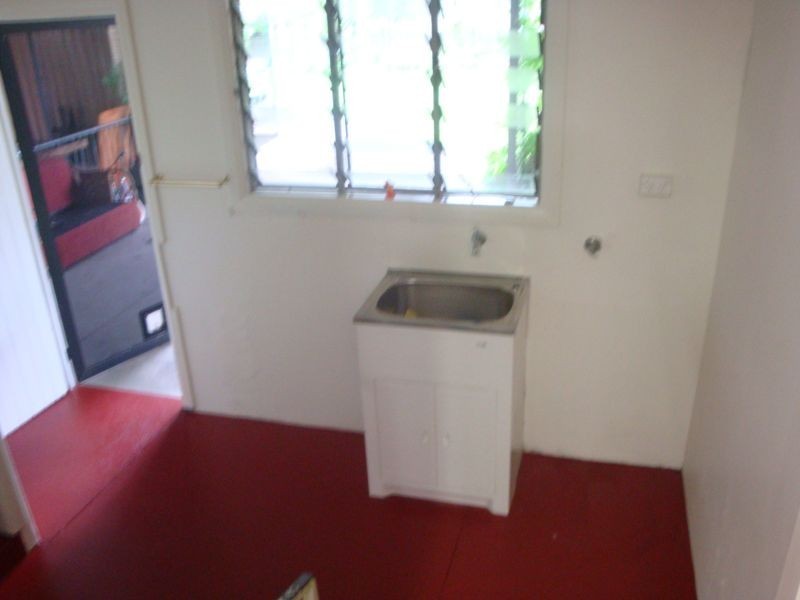 Whitfield QLD 4870