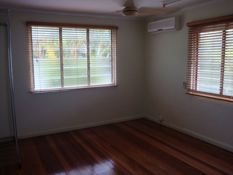 Whitfield QLD 4870