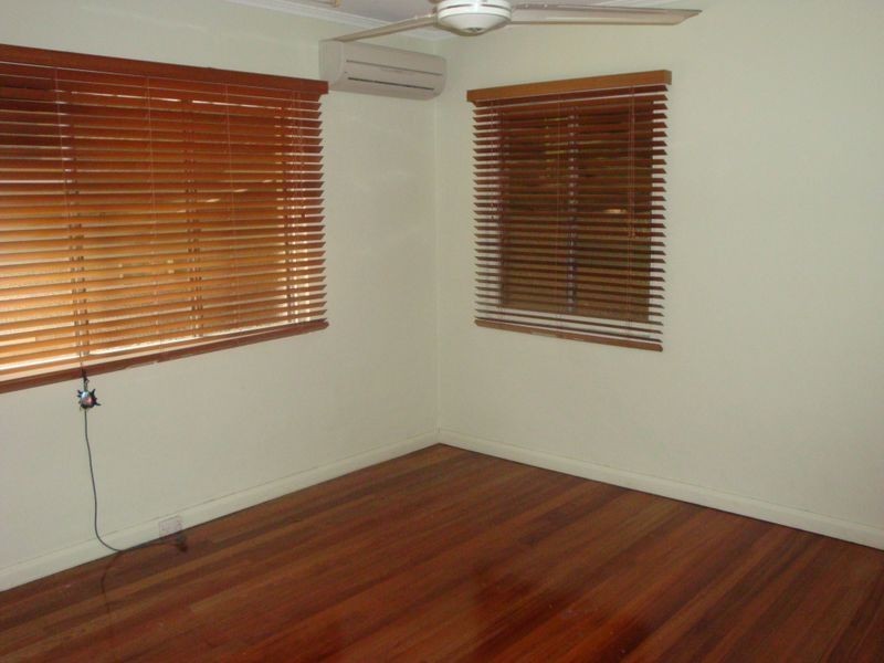 Whitfield QLD 4870