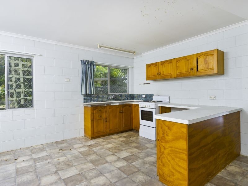 9 Mulligan Street, Manoora QLD 4870