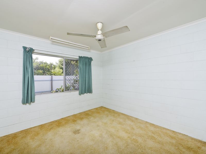9 Mulligan Street, Manoora QLD 4870