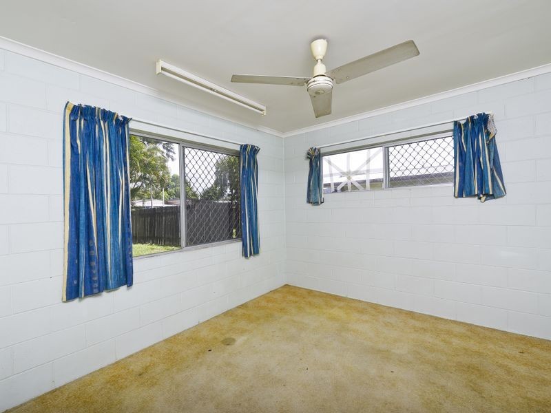 9 Mulligan Street, Manoora QLD 4870