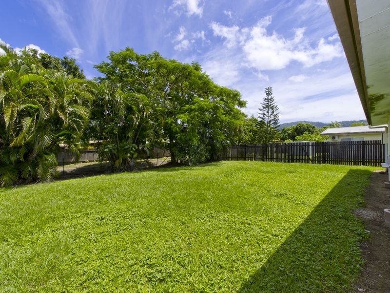 9 Mulligan Street, Manoora QLD 4870