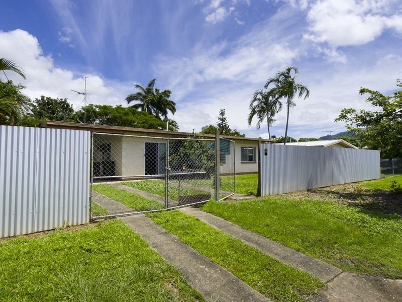 9 Mulligan Street, Manoora QLD 4870