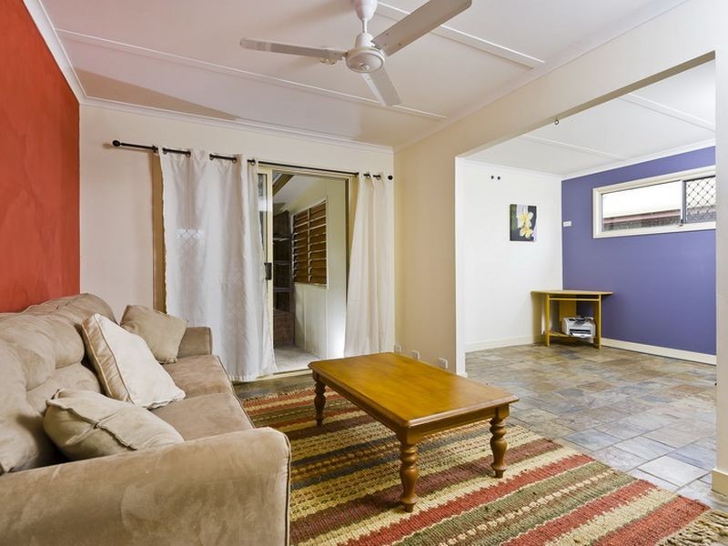 12 Ash Street, Holloways Beach QLD 4878