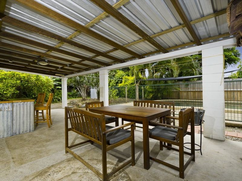 12 Ash Street, Holloways Beach QLD 4878