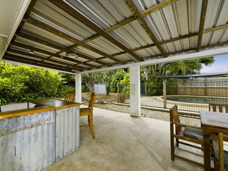 12 Ash Street, Holloways Beach QLD 4878