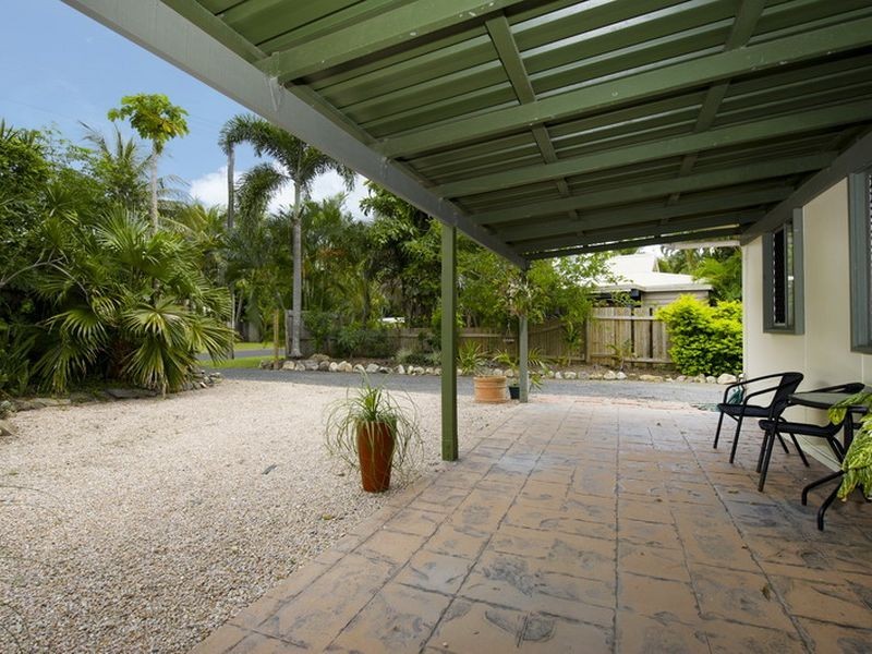 12 Ash Street, Holloways Beach QLD 4878