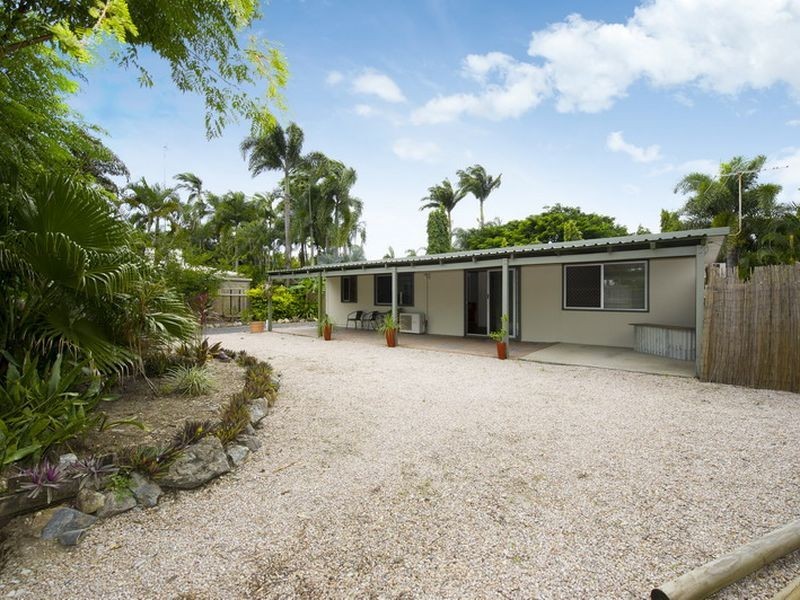 12 Ash Street, Holloways Beach QLD 4878