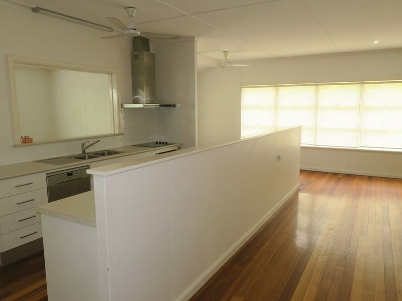 30 Nolan Street, Whitfield QLD 4870