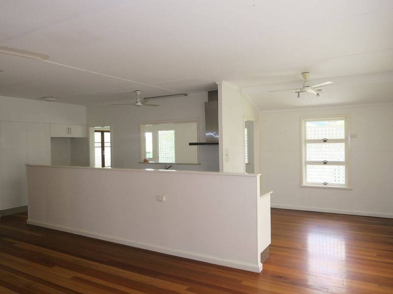 30 Nolan Street, Whitfield QLD 4870