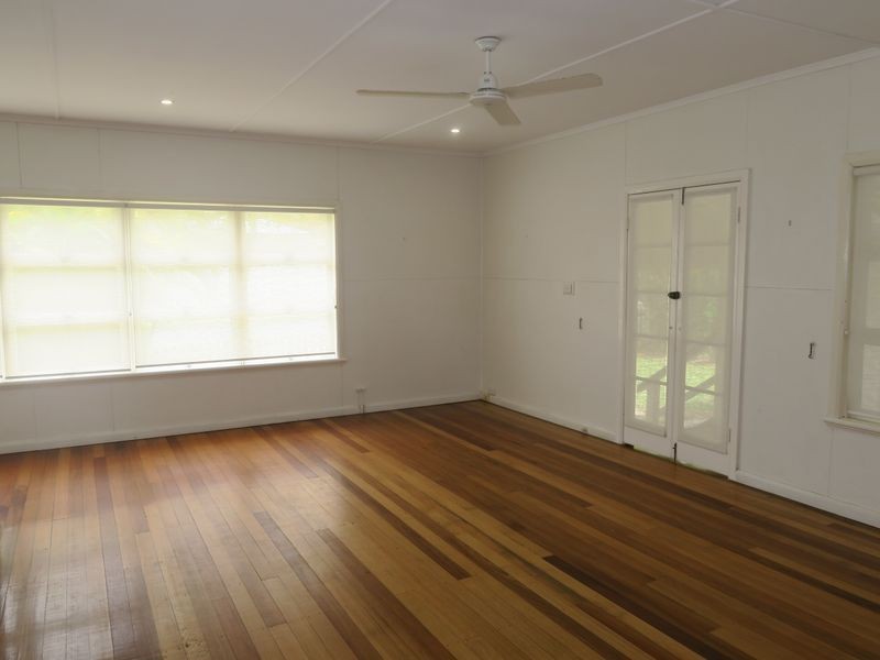 30 Nolan Street, Whitfield QLD 4870