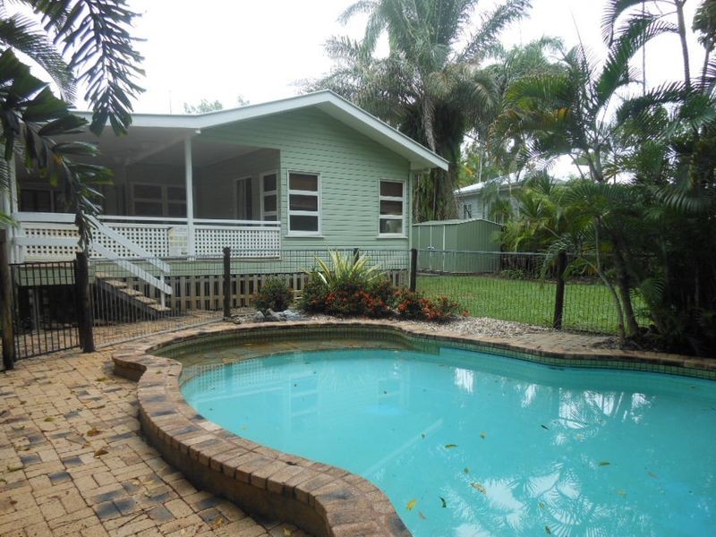 30 Nolan Street, Whitfield QLD 4870